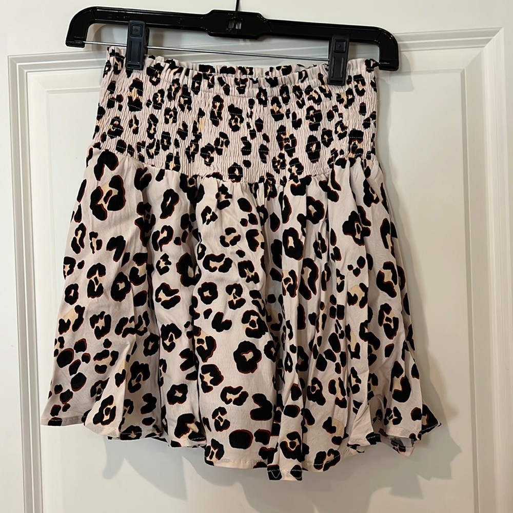 Karlie- one size, high waisted skirt. Cheetah print